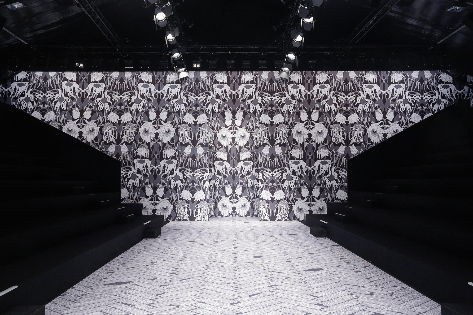 Studio Job Viktor Rolf Rebellious Sophistication FW13 06